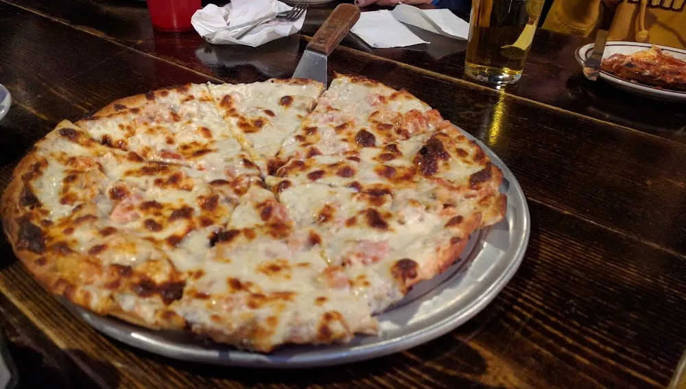 Medium Chicken Alfredo Pizza